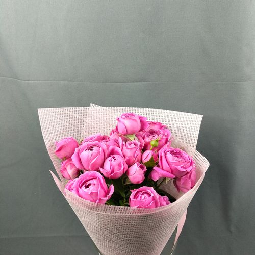 Фото флориста 1: 7 роз