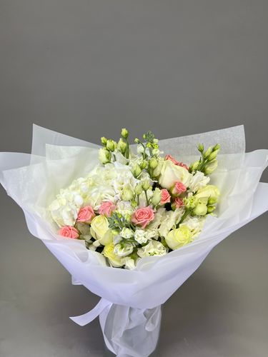 Фото флориста 1: Букеты с белыми гвоздиками