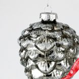 Маленькое фото 2: Украшение подвесное «Шишка» с глиттером (стекло), Н9,5х7,5см, серый