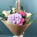 Фото флориста 1: Букет из розовых роз и фиолетовой гортензии «Давай поговорим» (экзотические букеты)