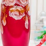 Маленькое фото 3: Ваза «Белые цветы на красном», d-7,5 см, 11х25 см. Сервис доставки цветов AzaliaNow
