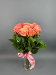 Фото флориста 1: 11 коралловых роз 60 см, Россия