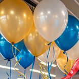 Маленькое фото 2: Композиция из 10 шаров с гелием «Праздник в офисе»