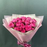 Фото флориста 6: Розовые кустовые пионовидные розы в упаковке, 7 шт.