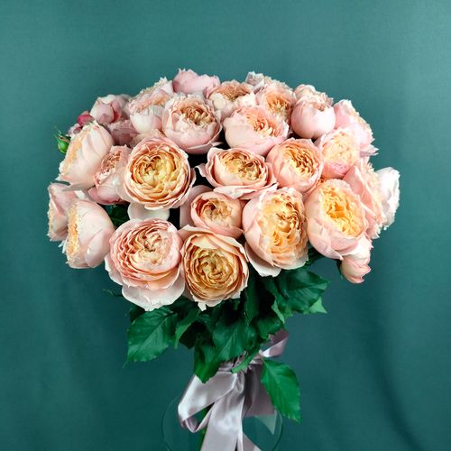 Фото флориста 1: Пионовидные розы Эквадор