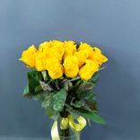 Фото флориста 1: Букет из 19 желтых роз «Цвет солнца»