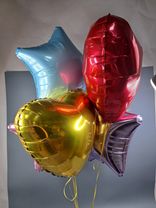 Фото флориста 1: Композиция из 5 шаров с гелием, 2 сердца и 3 звезды