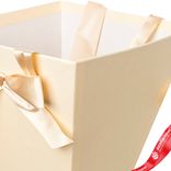 Маленькое фото 3: Коробка для букета с лентами, 10,5х19,5х18 см, слоновая кость