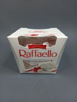 Фото флориста 3: Конфеты в коробке Raffaello, с цельным миндальным орехом, в кокосовой обсыпке, 150 г