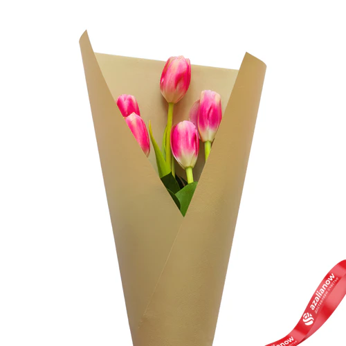 Фото 1: Букет из 5 розовых тюльпанов в крафте. Сервис доставки цветов AzaliaNow
