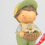 Маленькое фото 2: Сувенир «Мальчик с корзинкой» (полирезин), H17,5x8x10см, цв. в асс.