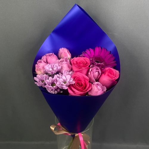 Фото флориста 1: Букеты из роз и хризантем