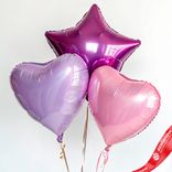 Маленькое фото 1: Композиция из 3 шаров с гелием, 1 фиолетовая звезда и 2 ярких сердца