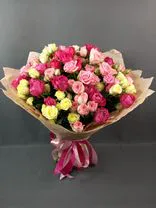 Фото флориста 2: Акция! Букет из 19 кустовых роз микс «Из моего сердца»