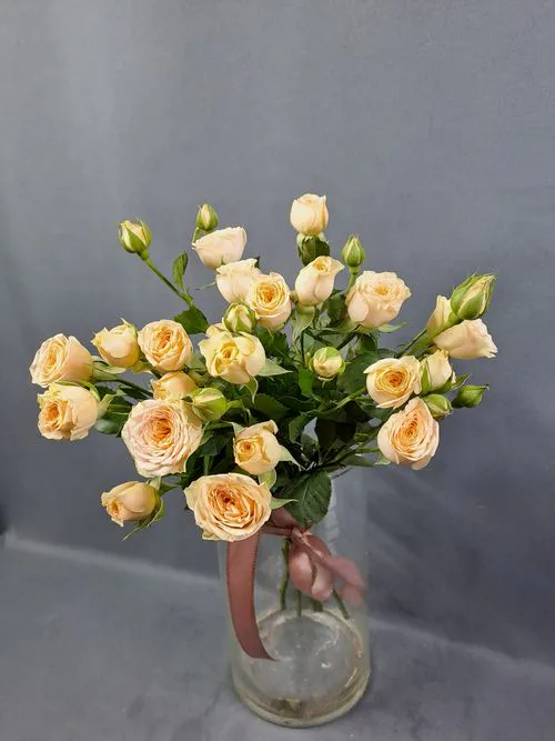 Фото флориста 1: Кустовые розы