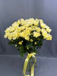 Фото флориста 1: Букет из 9 кустовых желтых хризантем с лентой, Голландия