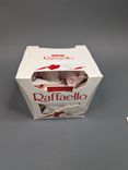 Фото флориста 3: Конфеты в коробке Raffaello, с цельным миндальным орехом, в кокосовой обсыпке, 150 г