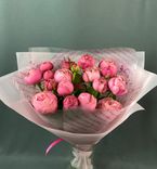Фото флориста 3: Розовые кустовые пионовидные розы в упаковке, 7 шт.