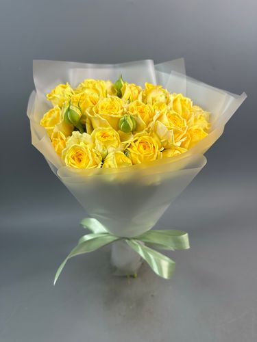 Фото флориста 1: 15 роз