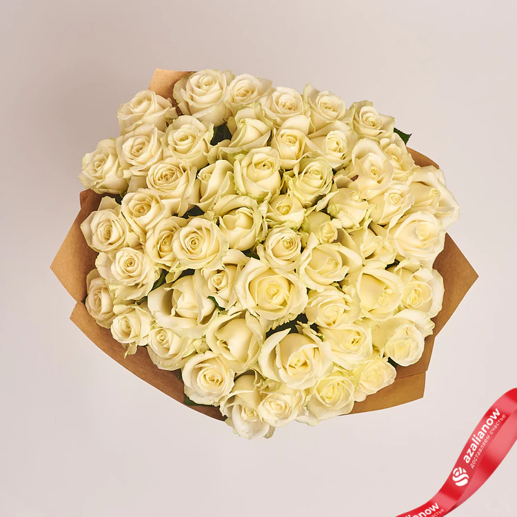 Фото 1: Акция! Букет из 51 белой розы в крафте. Сервис доставки цветов AzaliaNow