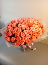 Фото флориста 1: Букет из 101 розовой розы в пленке