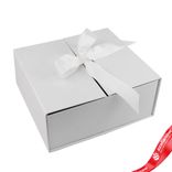 Маленькое фото 1: Коробка подарочная (картон), 21х19хН9см, белый