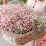 Маленькое фото 1: Букет из 35 розовых гипсофил в корзине. Сервис доставки цветов AzaliaNow