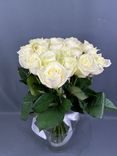 Фото флориста 6: 15 белых роз 60 см, Россия