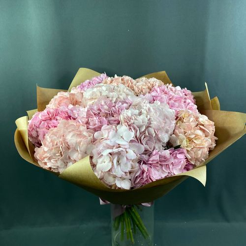 Фото флориста 1: Цветы метро Чистые Пруды