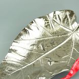 Маленькое фото 2: Блюдо «Лист» (металл), 36х25xH6см, серебряный