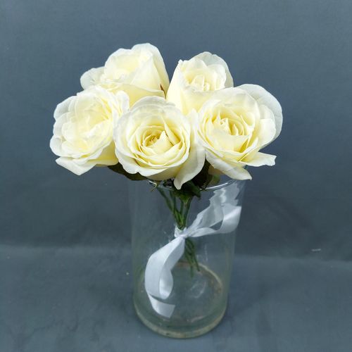 Фото флориста 1: Дорогие белые розы