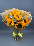 Фото флориста 2: Школьный букет из подсолнухов «Желтые кораблики»