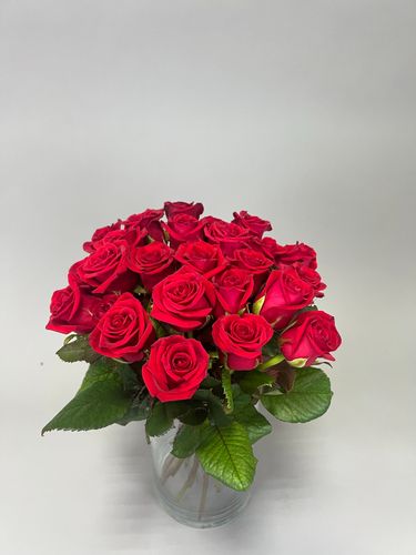 Фото флориста 1: Красные пионовидные розы