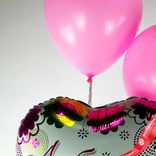 Маленькое фото 5: Композиция из 3 шаров с гелием «Любимой Маме (цветочный узор)», вар. 2