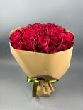 Фото флориста 1: Акция! Букет из 25 красных роз в крафте