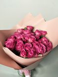 Фото флориста 6: Букет из 9 кустовых пионовидных розовых роз