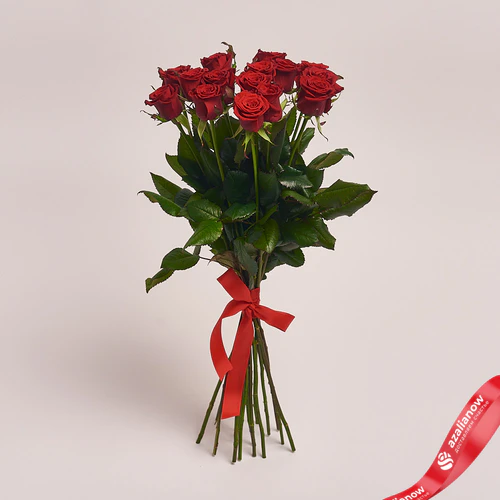 Фото 1: Букет из 15 красных роз без упаковки (букеты от 4000). Сервис доставки цветов AzaliaNow