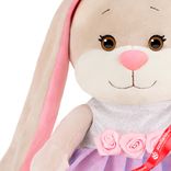 Маленькое фото 4: Игрушка м/н «Зайка Лин» в подар. кор., 20см, кремовый/сиреневый