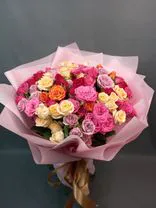 Фото флориста 5: Букет из 39 роз микс в розовой пленке