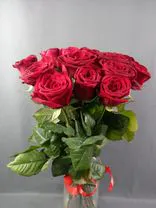 Фото флориста 1: 13 красных роз 70 см, Россия