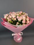 Фото флориста 3: Букет из 11 розовых кустовых пионовидных роз