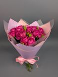 Фото флориста 1: Букет из 9 кустовых пионовидных розовых роз