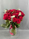 Фото флориста 1: Букет из 31 красной розы с лентой, 50 см, Россия