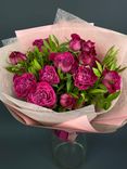 Фото флориста 6: Розовые кустовые пионовидные розы в упаковке, 7 шт.