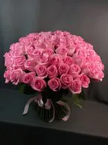 Фото флориста 1: Букет из 101 розовой розы с розовой лентой, 50 см, Россия