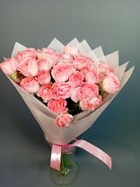 Фото флориста 2: Букет из 11 розовых кустовых пионовидных роз
