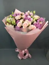 Фото флориста 1: Акция! Букет из роз, лизиантусов и хамелациумов «Королева вдохновения»