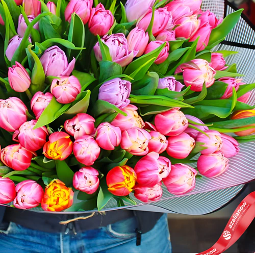 Фото 2: Букет из 45 розовых тюльпанов и 15 оранжевых тюльпанов. Сервис доставки цветов AzaliaNow