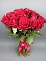 Фото флориста 1: Букет из 35 красных роз с лентой, 50 см, Россия