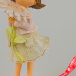 Маленькое фото 4: Сувенир «Девочка с ромашкой» (полирезин), H19,5x8х8,5см, розовый